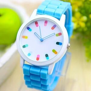 Women’s Chic Round Face Blue Silicone Band Wrist Watch - NWT